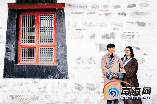 85后夫妻辭職環(huán)游全國 拍56套民族結婚照 85后夫妻辭職環(huán)游全國 拍56套民族結婚照