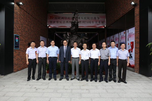 海峽兩岸紀(jì)念抗戰(zhàn)勝利70周年美術(shù)展在羊城開幕