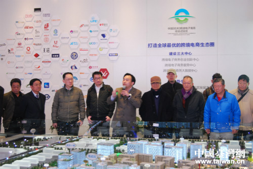 ����F(tu��n)һ�Ќ�(sh��)�ؿ����˿��Q(m��o)С�(zh��n)�Cԇ�^(q��)չʾ����