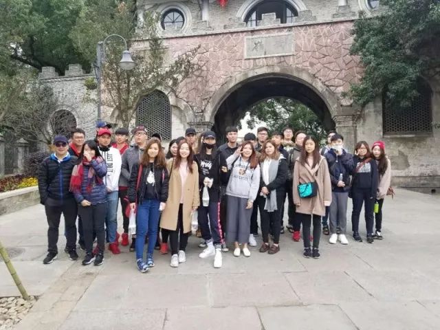 臺籍師生游覽溪口 體驗不一樣的寧波之美 臺籍師生游覽溪口 體驗不一樣的寧波之美