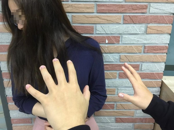 ʿ���e�Q����ɫ�����p�� ��Ů��������������\