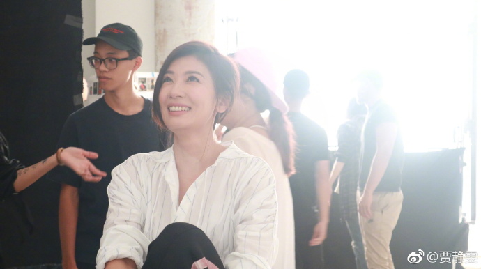 賈靜雯燦笑預告“好事近了” 網友:懷上第4胎? 賈靜雯燦笑預告“好事近了” 網友:懷上第4胎?