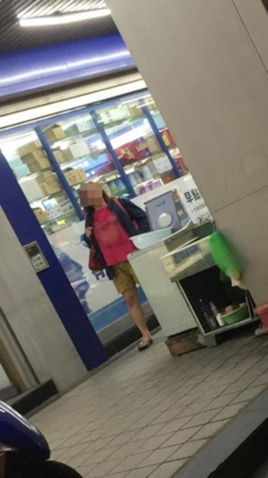 ��꠴󋌎�������֭���]��ATM