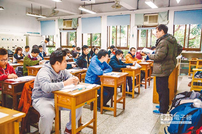 �ġ�7���ϴ�W(xu��)�������W(xu��)���O(sh��)�� ���̮�(d��ng)�������_(t��i)���W(xu��)�ӵ�ƽӹ֮·