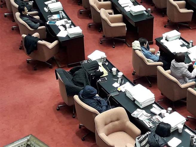 "�ڻ���"����G���˯��һƬ ����"�޷�"���Z���Q���O