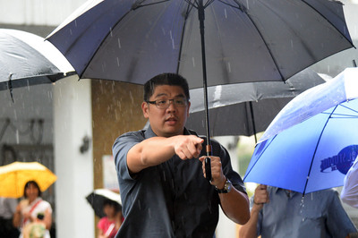 �����h�_�����L���x���B����