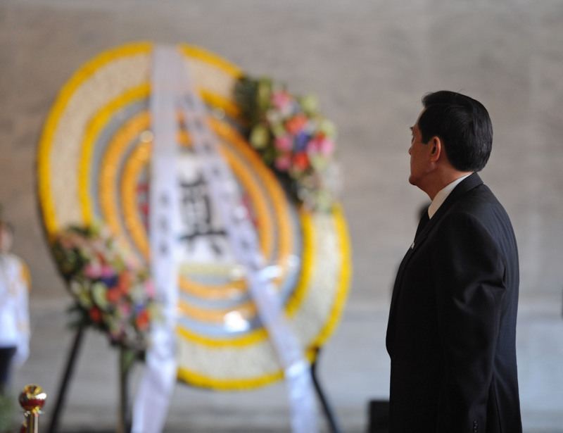 �RӢ��3�����_���Aɽ�����������И��������ѳ�ˆT��ͬ�r���ݮ����ھ�����^Ӣ� ������h��܊Ӣ�`��