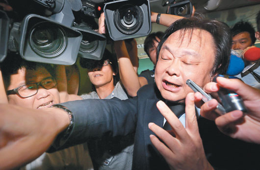 臺北市議員王世堅再偷情8年前女助理 82字聲明快閃 臺北市議員王世堅再偷情8年前女助理 82字聲明快閃