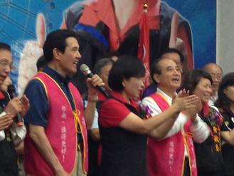 �RӢ������ƽͬ�rվ�_һ�𳪡���ƴ�ŕ��A�����D��