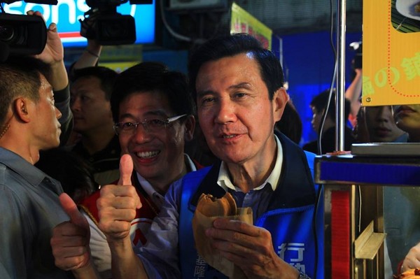 �RӢ���x�_ǰǡ���ֽ�(j��ng)�^�۳Եļt���λ����˺��x�̲�ס��Լt���