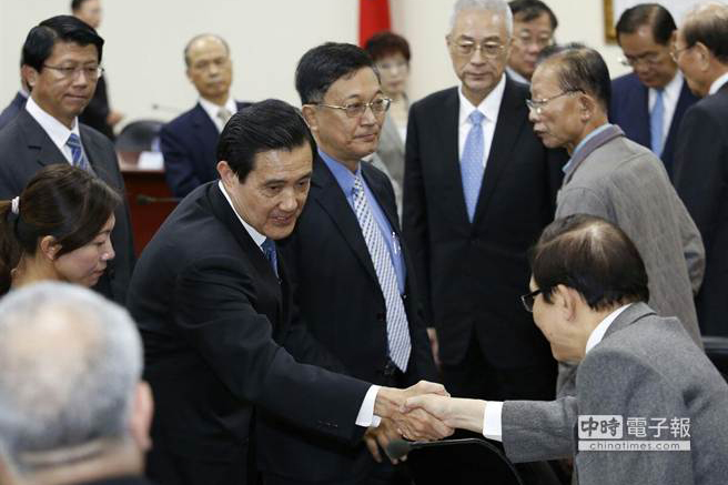 �RӢ���oȥ�h��ϯ�գ��Ƕ��x�����h��ϯ���S�RӢ�����г�ί���ֵ��e