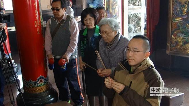 �⋌�������h�T���������ͬ�c����еĔv���£����ݰ��m�ݰ�