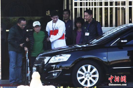 陳水扁住宅外維安 警方平均不到2小時(shí)巡邏1次(圖) 陳水扁住宅外維安 警方平均不到2小時(shí)巡邏1次(圖)