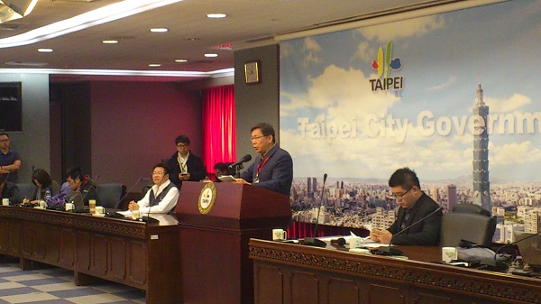 鴻海48小時時限明日到期 柯文哲嗆聲郭臺銘:不欠你的 鴻海48小時時限明日到期 柯文哲嗆聲郭臺銘:不欠你的