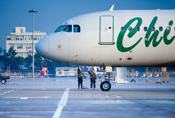 春運(yùn)加班機(jī)總量不限,終結(jié)臺商一票難求時(shí)代。(網(wǎng)絡(luò)圖) 春運(yùn)加班機(jī)總量不限,終結(jié)臺商一票難求時(shí)代。(網(wǎng)絡(luò)圖)