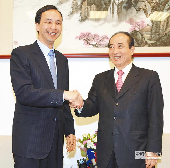 國民黨2016由誰出戰,仍撲朔迷離。圖為朱立倫(左起)與王金平 國民黨2016由誰出戰,仍撲朔迷離。圖為朱立倫(左起)與王金平