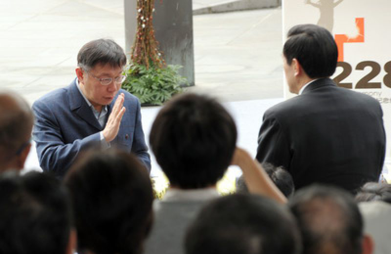 �RӢ���ڻ��(d��ng)�F(xi��n)��(ch��ng)�c����������