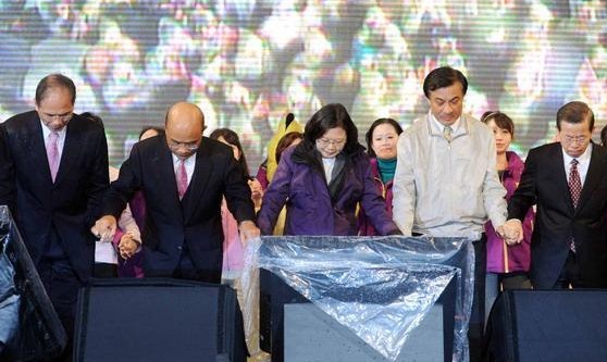 ��Ӣ�����_(d��)�U�˴����ЄӆT�� �����h���S���M(j��n)�h