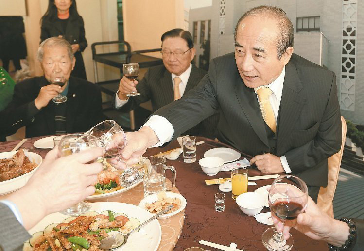 ����ƽ��120λж�Ρ���ί�����M(j��n) �ؑ�(y��ng)���F(xi��n)�ڲ�Մ�@Щ���}