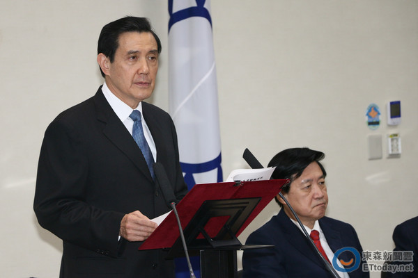 臺北大巨蛋糾紛:柯文哲“拆蛋”馬英九勸“保蛋”。(圖片來源:臺灣東森新聞) 臺北大巨蛋糾紛:柯文哲“拆蛋”馬英九勸“保蛋”。(圖片來源:臺灣東森新聞)