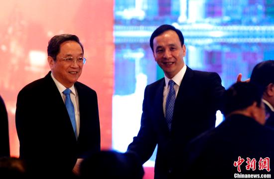 5��3������ʮ�Ãɰ����Q�Ļ�Փ�����Ϻ��e�����й��������ξֳ�ί��ȫ�����f��ϯ�������D�󣩣��Ї������h��ϯ��������ϯ����Փ���_Ļʽ�����o�� <a target='_blank' ></p><p  align=