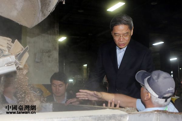 國臺辦主任張志軍參觀金門高粱酒廠 國臺辦主任張志軍參觀金門高粱酒廠