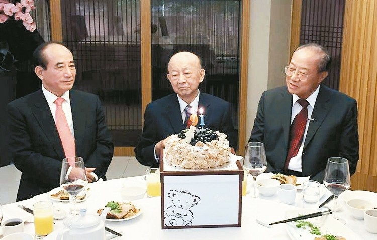 臺(tái)媒:王金平“義不容辭”說(shuō)前夜 白派大佬齊勸進(jìn) 臺(tái)媒:王金平“義不容辭”說(shuō)前夜 白派大佬齊勸進(jìn)