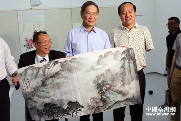 �_�����ϕ������������һ���ʹ�ꑿڕ�ˇ�g����ī�挢��ͬ��ɵĕ�����Ʒ