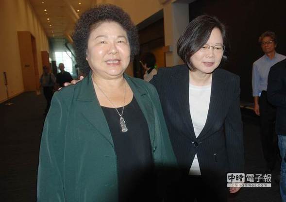 陳菊可能擔(dān)任蔡的副手或是當(dāng)選后的“行政院長(zhǎng)”傳言在島內(nèi)盛行 陳菊可能擔(dān)任蔡的副手或是當(dāng)選后的“行政院長(zhǎng)”傳言在島內(nèi)盛行