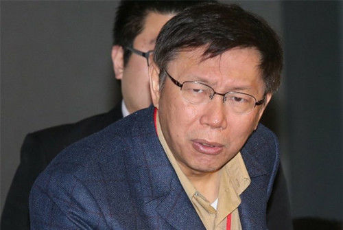 松煙漏水柯文哲怪“遠雄” 藍綠議員同批:卸責沒擔當 松煙漏水柯文哲怪“遠雄” 藍綠議員同批:卸責沒擔當