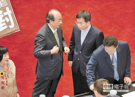 洪秀柱版證所稅昨未過三讀 或冷凍1個月后表決 洪秀柱版證所稅昨未過三讀 或冷凍1個月后表決