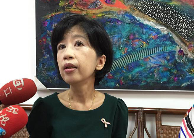 陳佩琪稱“波卡”不過就是兩張圖片 網友批:腦子進水 陳佩琪稱“波卡”不過就是兩張圖片 網友批:腦子進水