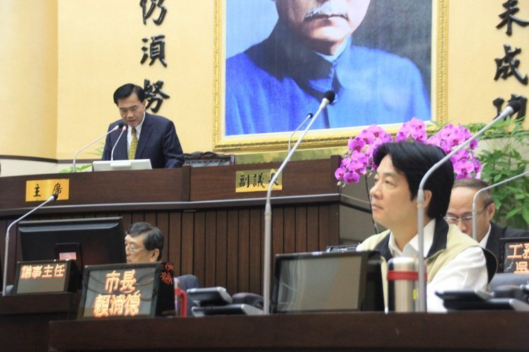 臺南市政總質詢首日 賴清德李全教正面交鋒(圖) 臺南市政總質詢首日 賴清德李全教正面交鋒(圖)