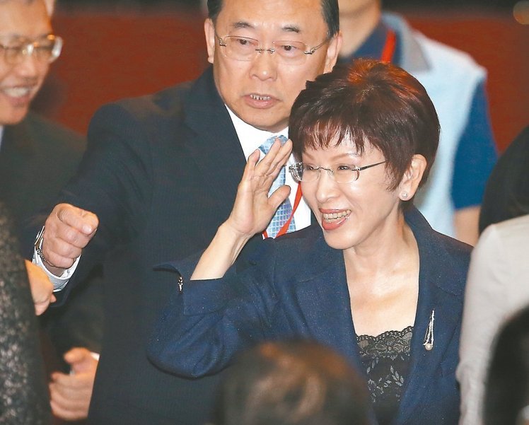 洪秀柱全力爭取黨代表支持 稱不會接受"朱洪配" 洪秀柱全力爭取黨代表支持 稱不會接受"朱洪配"