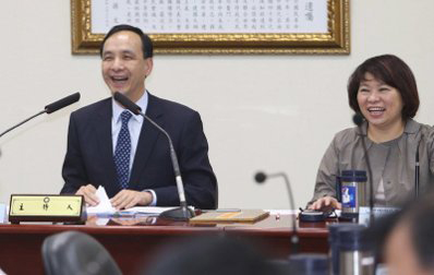 �������������ˡ������������󣩴��丱��ϯ�S���ݣ��ң������S�䡱���ܳ���