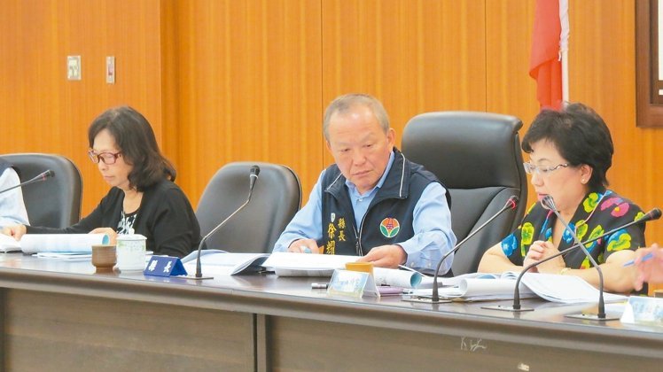 苗栗縣府資金缺口仍大 要再借30億解決發(fā)薪問(wèn)題 苗栗縣府資金缺口仍大 要再借30億解決發(fā)薪問(wèn)題