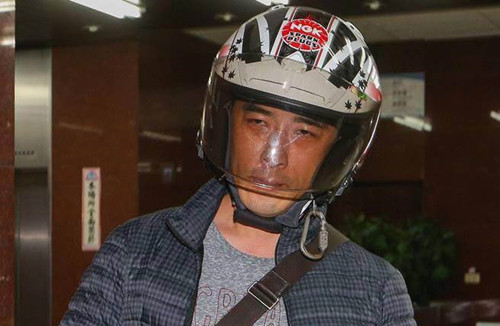 洪秀柱隨扈扮“外送小弟”到檢方作證(圖)