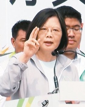 蔡英文回諷宋楚瑜:會開老飛機不一定會開新飛機。(圖/《聯合報》) 蔡英文回諷宋楚瑜:會開老飛機不一定會開新飛機。(圖/《聯合報》)