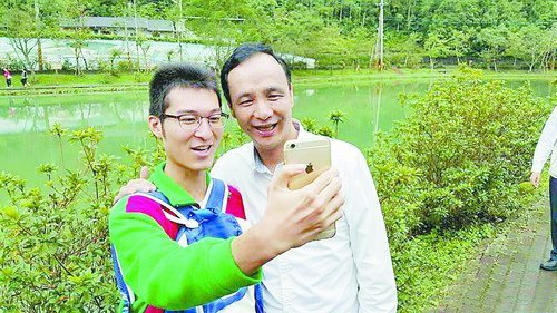 ������������օ^(q��)��(g��u)��:һϯ����ί�����ˮ�(d��ng)