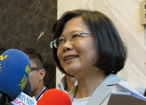 ��Ӣ�ģ����M�h���օ^����ί�������o��������ϯ