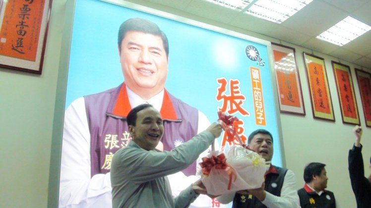 �������ء���ҡ����±����{ί��վ�_ ��̧����ʿ��