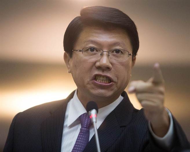 謝龍介痛批蔡英文炒地皮:口念阿彌陀佛 手拿殺豬刀 謝龍介痛批蔡英文炒地皮:口念阿彌陀佛 手拿殺豬刀