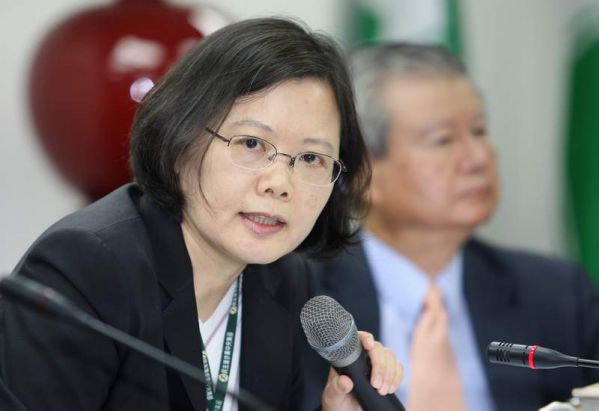 蔡英文主動澄清,我從來沒有說過10年不漲電價! 蔡英文主動澄清,我從來沒有說過10年不漲電價!