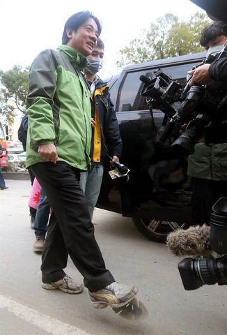 ه��¾Ȟ�(z��i)��Ь�ӡ��_��Ц��������Ԫ�؃�(n��i)Ļ���D��