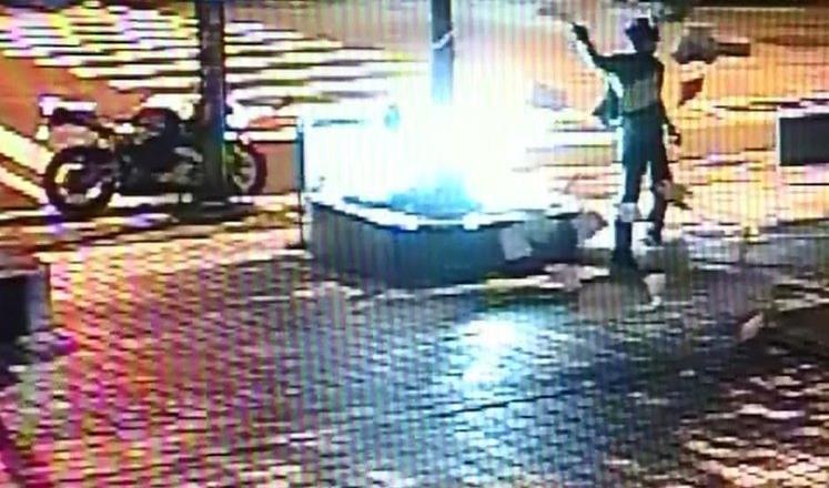 �RӢ������͸�^Ę�V��Facebook����ʾ���������Y��ʯ�o����չ�[��Ĳ����χ��t�Ό�h�����������m�����@�С��������c�Y���~�����ϼt�᣻�������˵������h�����h��Ͷ�S���͏����@Щ�Џ����ѳ�Խ��ƽ�������c���εĽ�����ֻ��ɢ��������������������_����ɂ�����