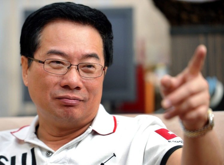 ����Ԫ�����၆�������С����挦������ƨ���ҷš�