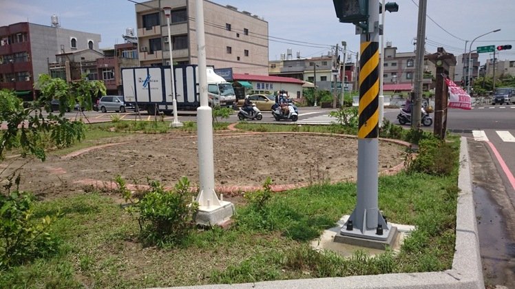 蔣中正銅像突遭拆除 藍(lán)營人士稱意在向蔡英文邀功 蔣中正銅像突遭拆除 藍(lán)營人士稱意在向蔡英文邀功