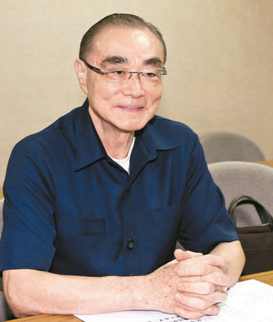 臺軍戰車墜溪 藍綠陣營均要"國防部長"馮世寬扛責 臺軍戰車墜溪 藍綠陣營均要"國防部長"馮世寬扛責