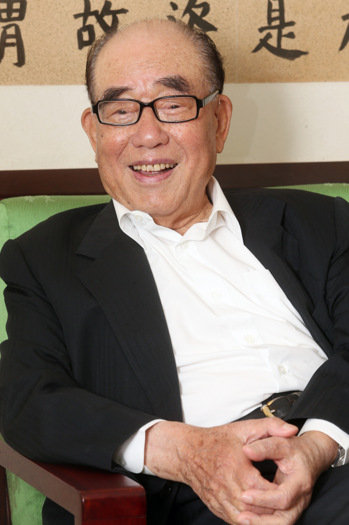 前臺當局“行政院院長”郝柏村。 (圖片來源:臺灣《聯合報》) 前臺當局“行政院院長”郝柏村。 (圖片來源:臺灣《聯合報》)