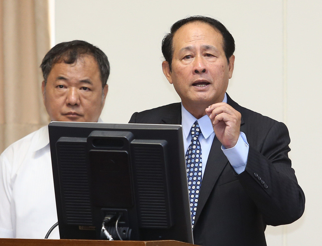 曹啟鴻稱想登陸推銷農產品 網友:記得通關密語 曹啟鴻稱想登陸推銷農產品 網友:記得通關密語